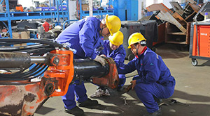 凿岩台车维修,锚杆台车维修,三臂凿岩台车维修,矿用扒渣机维修