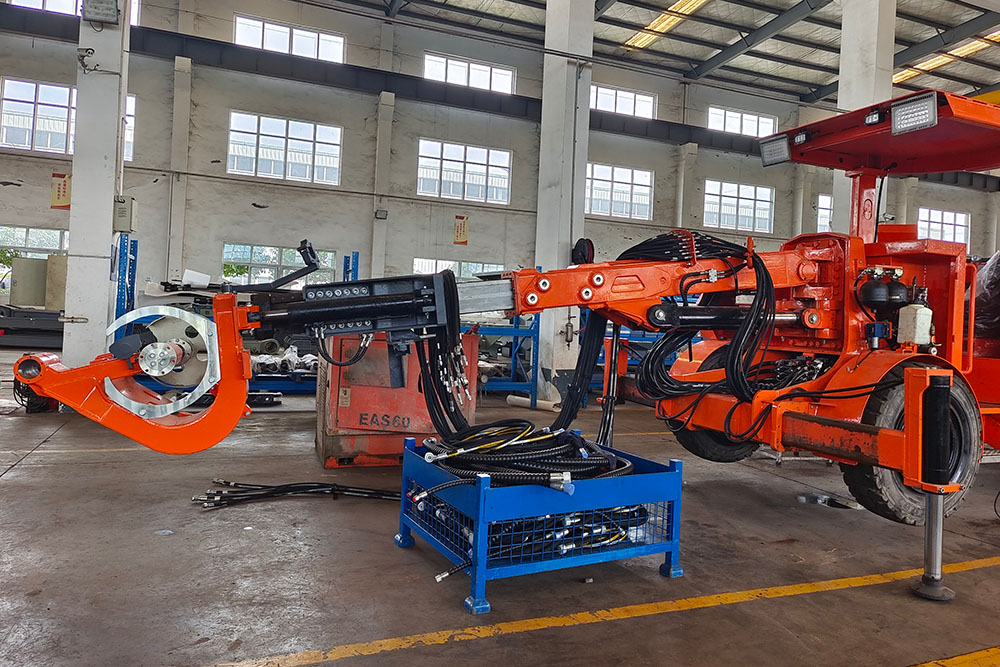 1763530725691207.jpg 锚杆台车4.jpg